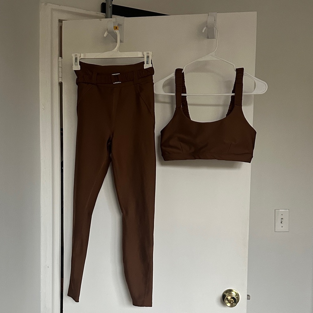 ALO Yoga Brown Leggings and Top Set